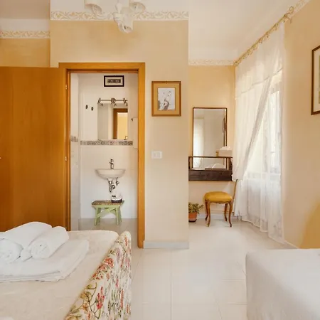 La Finestra Sul Campanile 3* Montecosaro (Marche)