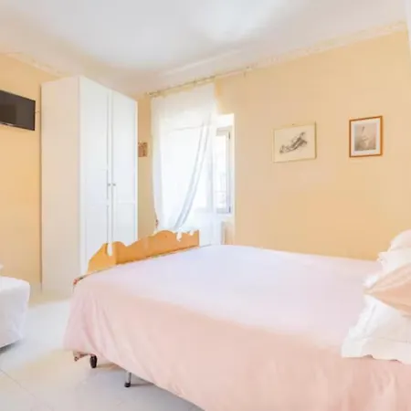 La Finestra Sul Campanile Montecosaro (Marche)